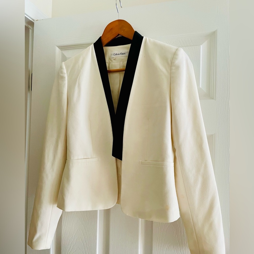Classic kimono-style Calvin Klein blazer